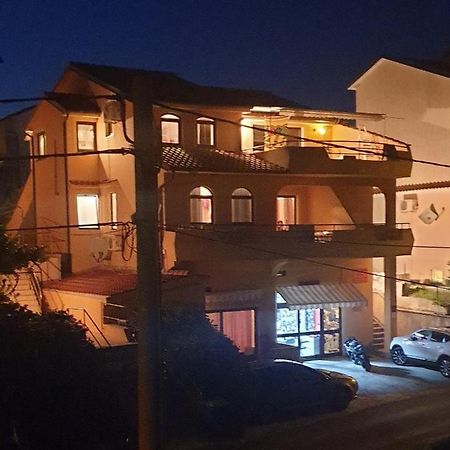 Apartments Damir 2838 Lopar Εξωτερικό φωτογραφία