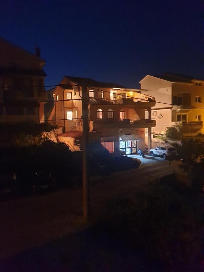Apartments Damir 2838 Lopar Εξωτερικό φωτογραφία